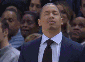 BOB半岛体育-22分17板！小杨终于打成了奥尼尔！31+19+16+13！登哥真炸了！