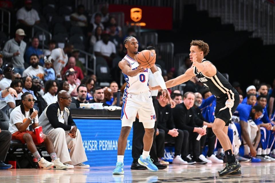 BOB半岛体育-杰伦35+10+7！老鹰逆转76人豪取6连胜 马克西31分受伤